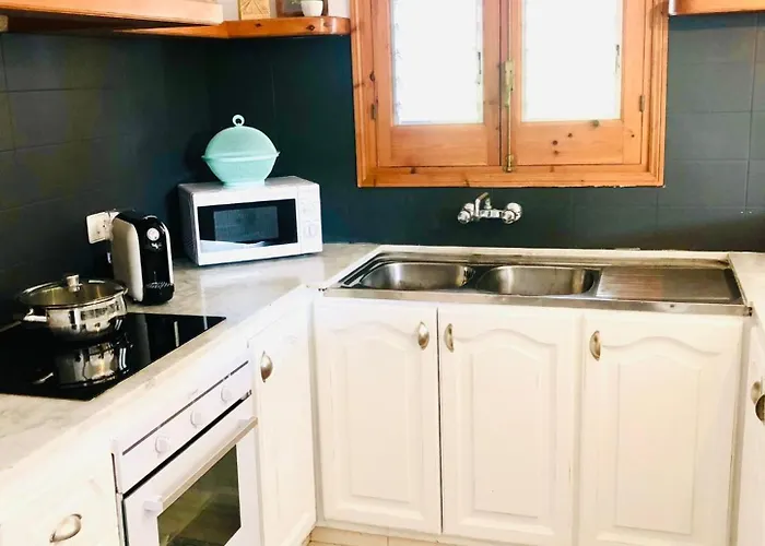 Leon 3 Bedroom Villa, Cap Dartrutx *