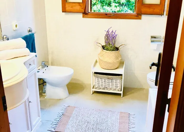 Leon 3 Bedroom Villa, Cap Dartrutx Villa *