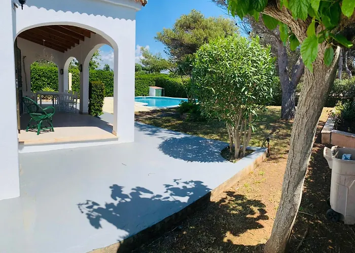 Leon 3 Bedroom Villa, Cap Dartrutx Villa