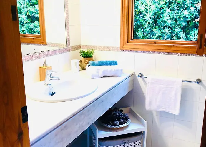 Leon 3 Bedroom Villa, Cap Dartrutx